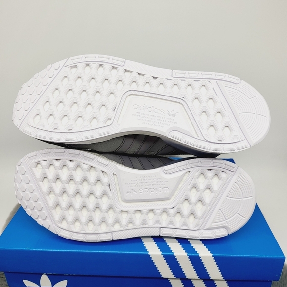 New Adidas Originals NMD_V3 Women's Grey Running Shoes Size 8.5 - Picture 8 of 8